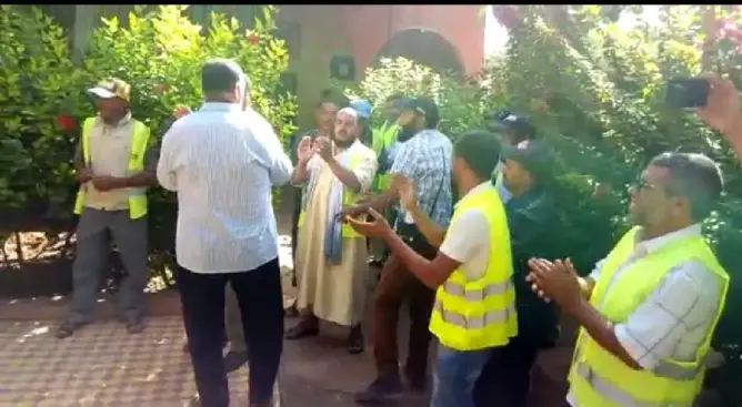 “المحطة” تخرج أرباب “الطاكسيات” للاحتجاج أمام جماعة بأزيلال