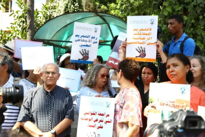 تأجيل محاكمة هاجر الريسوني .. وبنعمرو يوقف القاضي عن التعبير