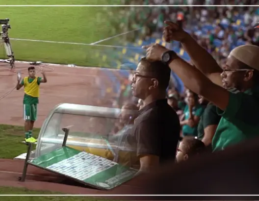 جمهور الرجاء يطالب لاعب بإعادة صلاته (فيديو)