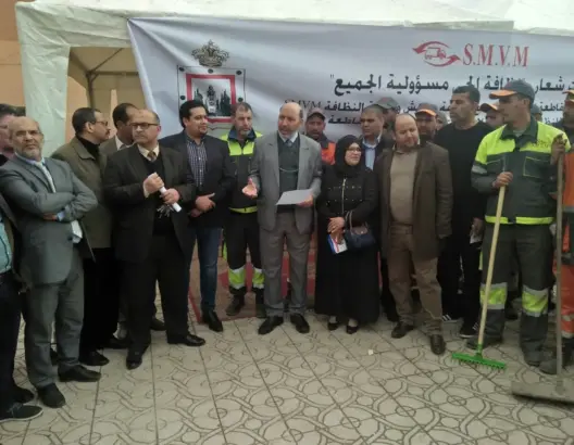 بلقايد مع عمال النظافة