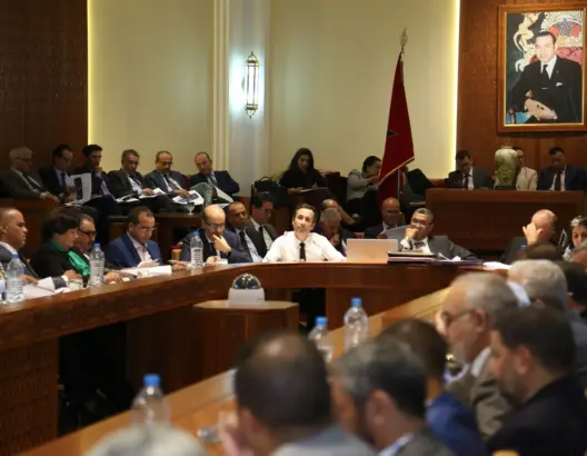 لجنة المالية بمجلس النواب تصادق على الجزء الأول من مشروع قانون المالية المعدل