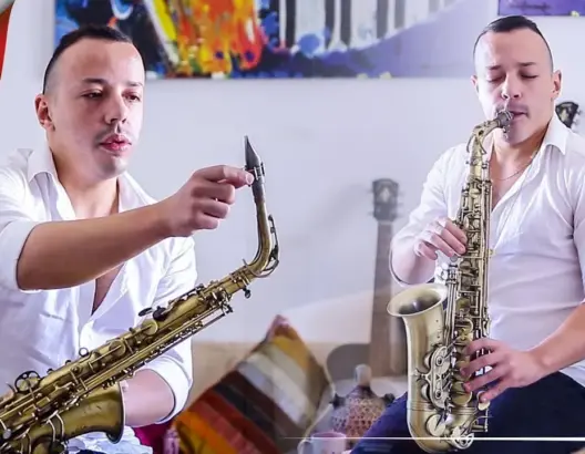 “ساكس”.. عازف بارع من وجدة يكشف تفاصيل ولعه بالموسيقى (فيديو)