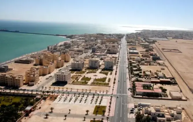 الداخلة: العثور على جثة بالشارع العام عليها آثار طعنات.. والأمن يوقف الجاني