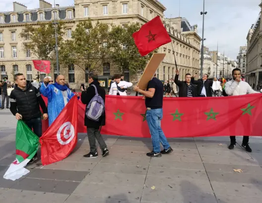 عناصر البوليساريو يهاجمون وقفة نظمها مغاربة حول الصحراء بباريس