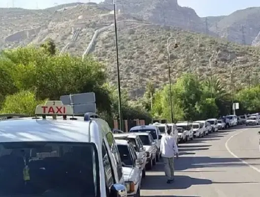 سائقو الطاكسيات يهددون بالتوقف عن العمل بسبب الخوف من “كورونا”