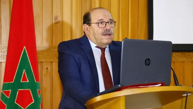 النظام الجزائري.. ترفضه فرنسا فيرتمي في أحضان موسكو