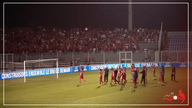 لاعبو الوداد يقدمون التحية للجماهير بملعب العبدي (فيديو)