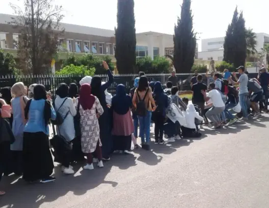 “مشاكل بيداغوجية” تدفع طلبة جامعة سطات إلى الاحتجاج (صور)