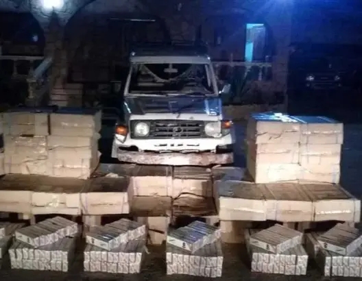 الدرك الحربي بكلميم يحجز سيارة بترقيم إماراتي محملة بممنوعات