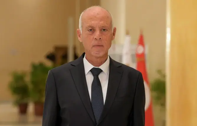 أحزاب وهيئات قضائية رفضت القرار.. قيس سعيد يعلن حل المجلس الأعلى للقضاء بتونس