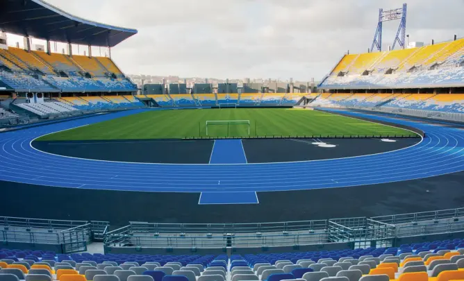 جامعة الكرة تحدد مواعيد وملاعب قمتي نصف نهائي كأس العرش
