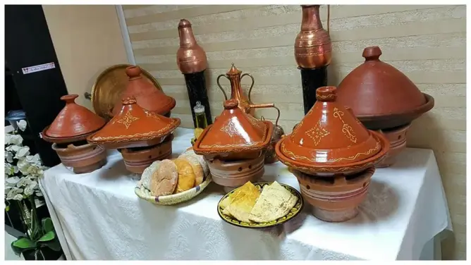 صاحب مقهى بفرنسا يعثر على مخدرات في “طواجن” مغربية