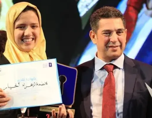 التلميذة المغربية أخيار تتأهل للمحطة قبل الأخيرة لتحدي القراءة العربي
