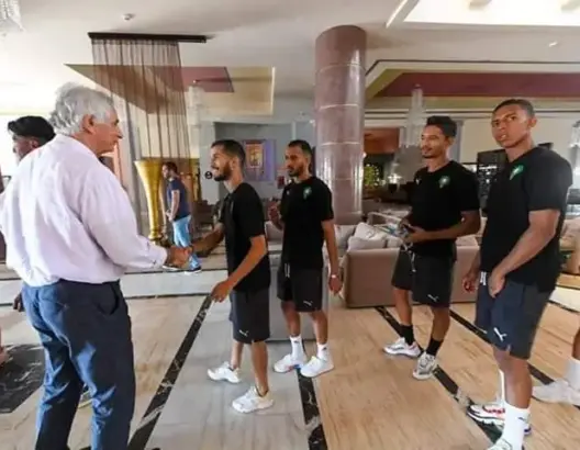 حليلوزيتش يدعم المنتخب المحلي في مواجهة الجزائر
