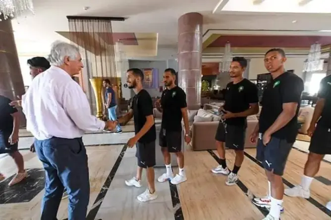 حليلوزيتش يدعم المنتخب المحلي في مواجهة الجزائر