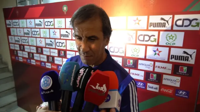 مدرب المنتخب الليبي يعلق على المباراة والملعب الشرفي بوجدة  (فيديو)