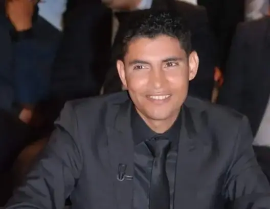 رئيس الحكومة.. من كان بيته من زجاج لا يرمي الناس بالحجر