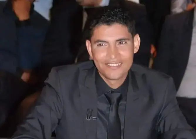 رئيس الحكومة.. من كان بيته من زجاج لا يرمي الناس بالحجر