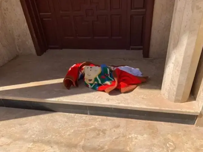 أم تتخلص من رضيعها بعتبة منزل ضواحي طانطان