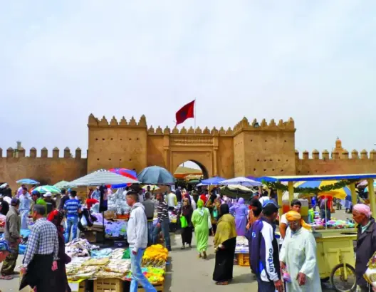تقرير رسمي يكشف نسبة الإعالة في المغرب ويتوقع انخفاضها