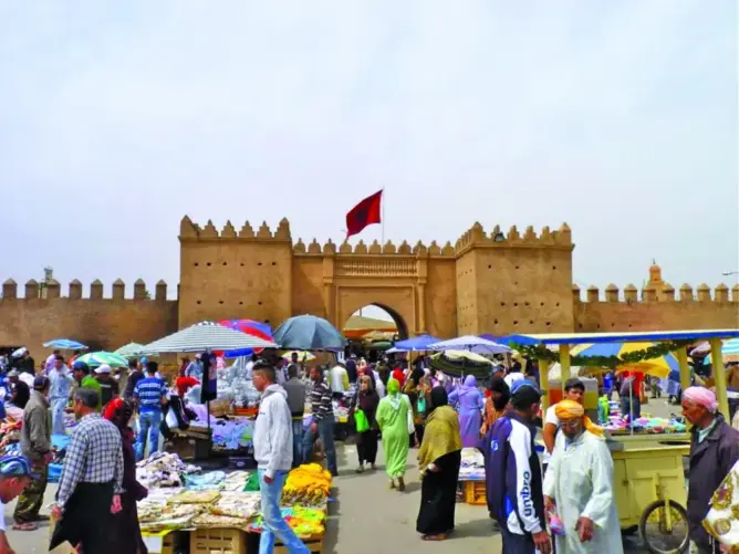 تقرير رسمي يكشف نسبة الإعالة في المغرب ويتوقع انخفاضها