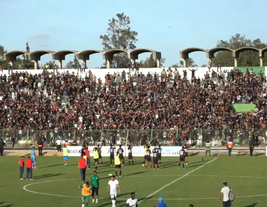 جمهور الجيش يحيي اللاعبين عقب الخروج من كأس العرش (فيديو)