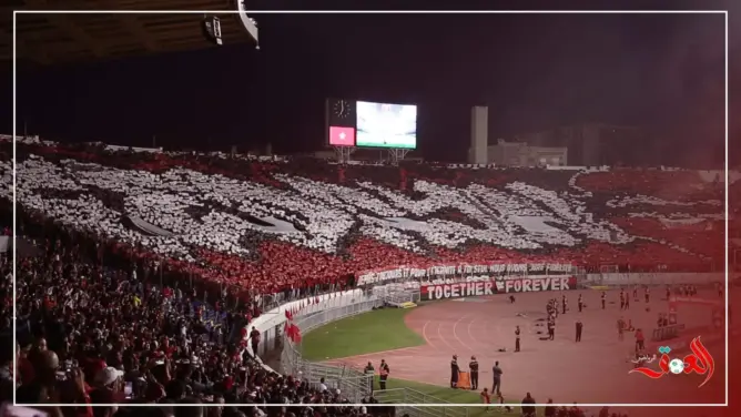 من جديد.. جماهير الوداد تبدع بتيفو رهيب وتزلزل “دونور”(فيديو)