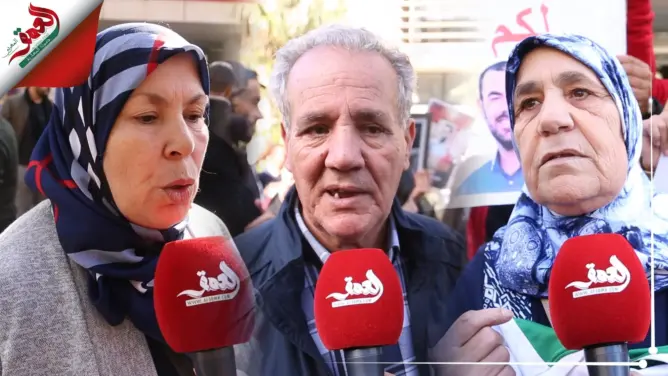 معاقبة الزفزافي ورفاقه تدفع عائلاتهم للاحتجاج أمام مندوبية السجون (فيديو وصور)