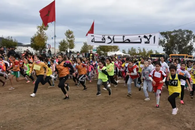 أزيد من 500 متسابق ببطولة العدو الريفي المدرسي بعمالة المضيق الفنيدق (صور)