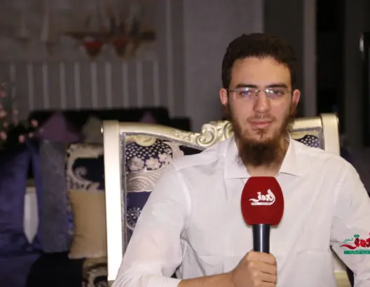 من داخل بيته.. العزوزي “أفضل مخترع عربي” يكشف خبايا اختراعه ويوجه رسالة للمسؤولين (فيديو)
