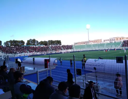 جماهير الاتحاد البيضاوي تستحضر الأمجاد بتيفو في نهائي كأس العرش(فيديو)