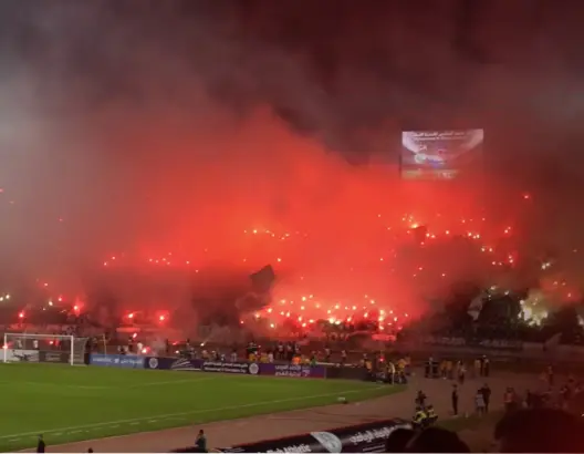 جماهير الرجاء تشعل مدرجات”دونور” (فيديو)