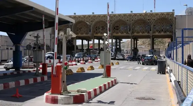 بحوزتها 159 كلغ من الشيرا.. توقيف مواطنة رومانية بباب سبتة