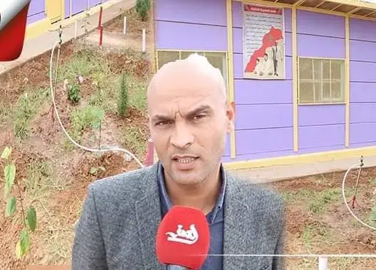 في عطلتهما.. أستاذان يصبغان مدرسة بدوار بسيدي بنور من مالهما الخاص (فيديو)