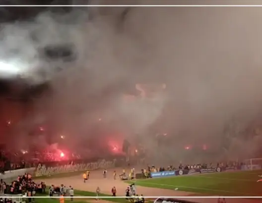 الوينرز تبدع بتيفو “الإطفائي” رفقة “كراكاج” رهيب واحتفالية رائعة (فيديو)