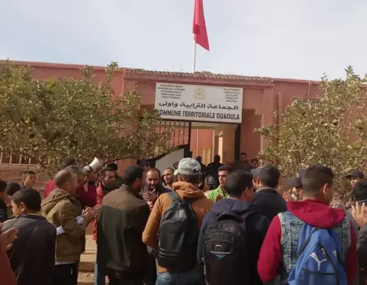ساكنة بأزيلال تنتفض ضد رئيس جماعة ومطالب للداخلية بافتحاص ميزانيتها (صور)