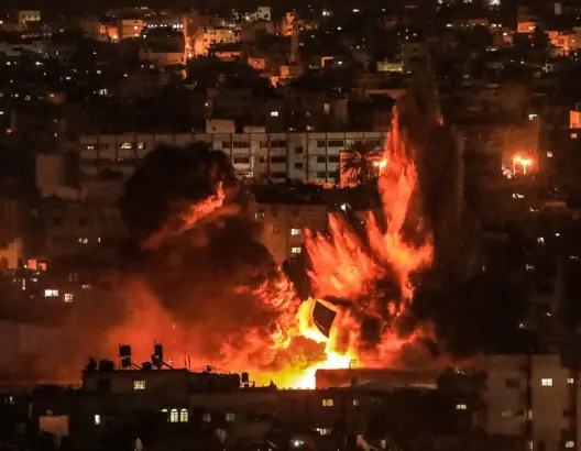 صواريخ حماس تصل إلى القدس.. واستشهاد 9 فلسطينيين في قصف إسرائيلي