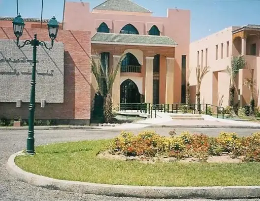 تلاميذ يشكون “الإقصاء” من الولوج لكليات الطب والصيدلة