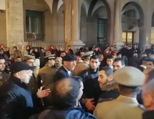 سلطات تطوان تمنع وقفة تضامنية مع غزة وتفرق المحتجين بالقوة (صور)