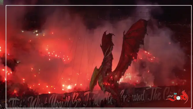 “الوينرز” تبدع بتيفو رهيب خلال مباراة “الديربي” بكأس العرب (فيديو)