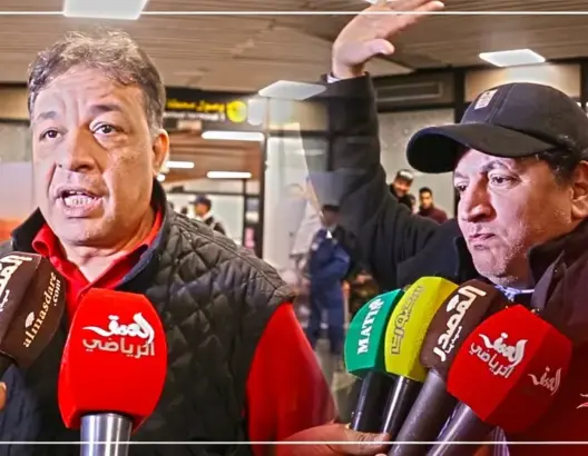 بعد تتويجه .. فنانون مغاربة يستقبلون فريق “الطاس” بمطار البيضاء