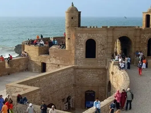 الصويرة.. تنسيق نقابي سداسي يحذر من دخول مدرسي غير آمن