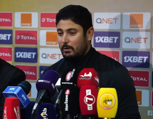 مساعد مدرب الترجي يتحدى الرجاء (فيديو)