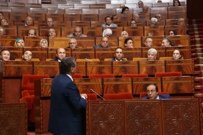 أخنوش: مُستعد للمحاسبة ولا ريع في “أليوتيس”.. والفرق النيابية تعلق
