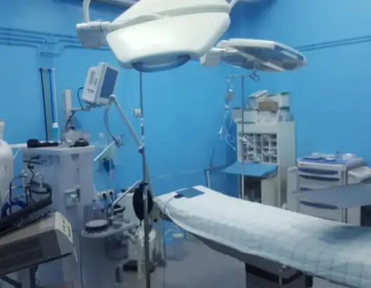 التلويح بإعلانه “مشفى منكوبا” يخرج المسؤولين للرد على أطباء القطاع العام بأزيلال