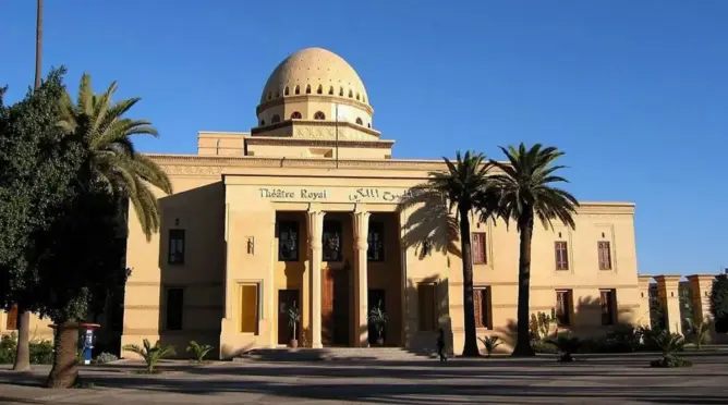 فنانون وإعلاميون يوجهون عريضة لمسؤولي مراكش لتوفير قاعات للعروض