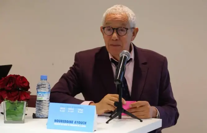 عيوش يدعو لمحاربة الأمية بالدارجة.. وتوحيدها بالمنطقة المغاربية (فيديو)