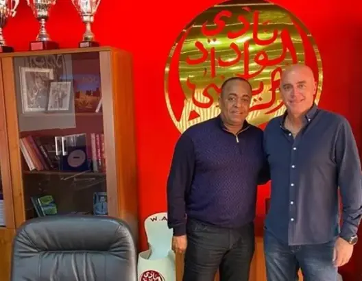 تأكيدا لخبر “العمق” .. الوداد يتعاقد رسميا مع غاموندي مديرا تقنيا للفريق