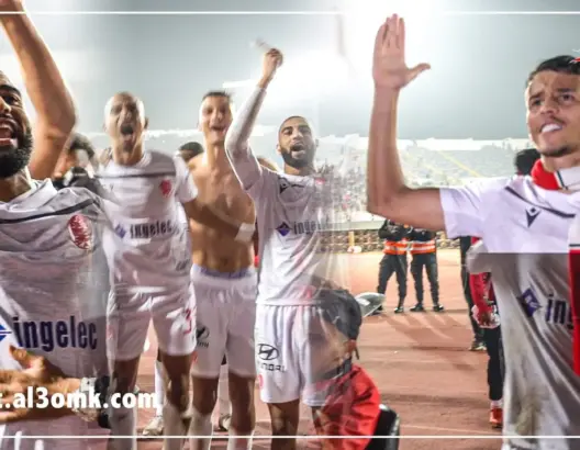 بدر غادارين يتقمص دور “كابو” رفقة لاعبي الوداد (فيديو)