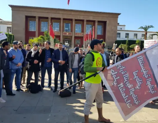 الترقية بالشهادات حق أم هدر للزمن المدرسي؟